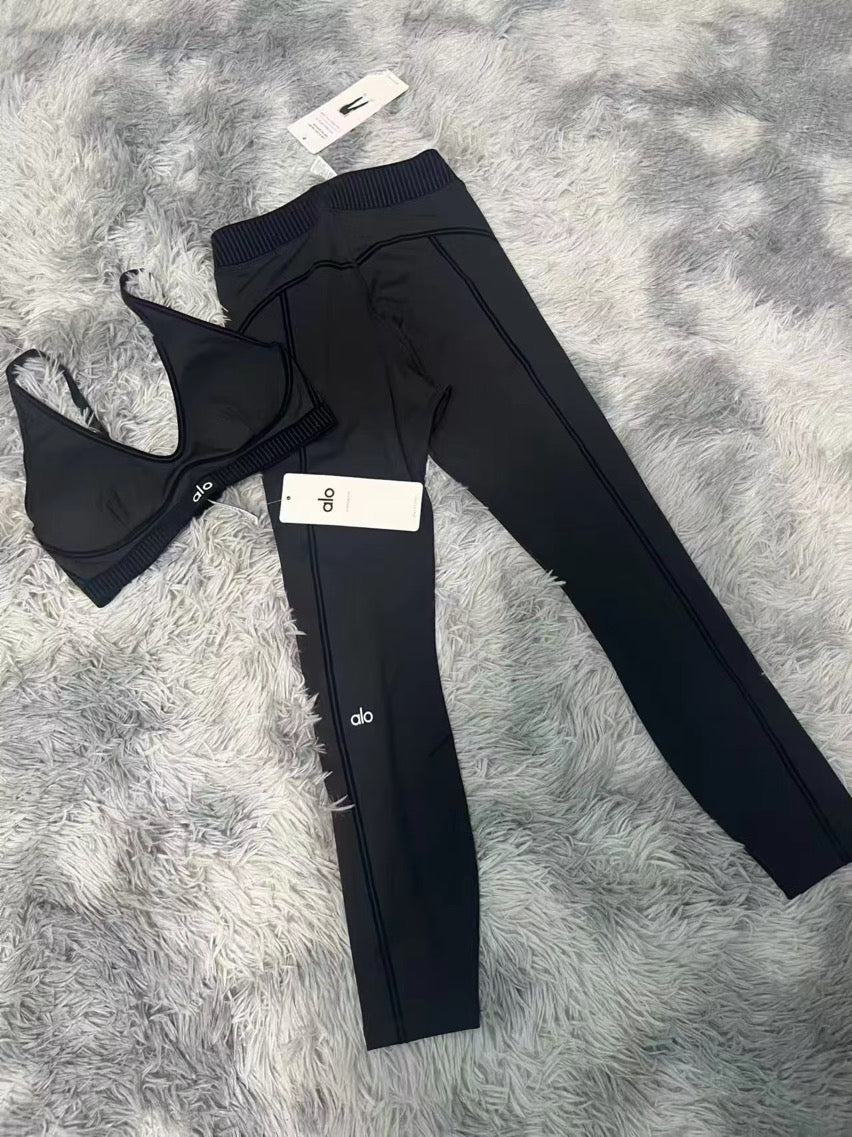 Black set alo